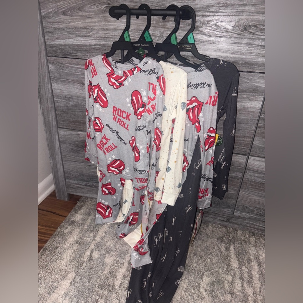 Kids Pajama Set - Gray, Cream, Black

All four pairs included in price, size 5 T